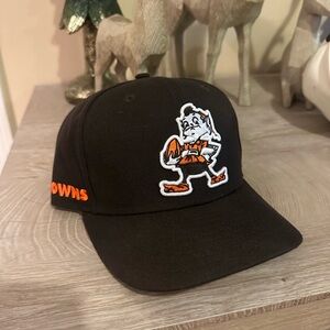Cleveland Browns Retro logo. 
New Era 9fifty Snapback